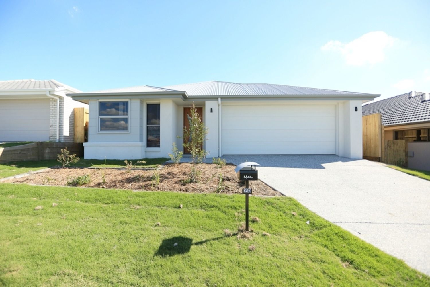 4 bedrooms House in 20 Hazel Street PIMPAMA QLD, 4209