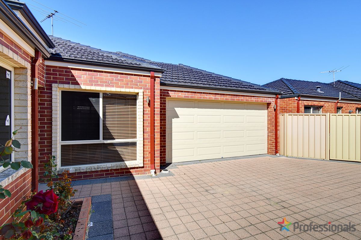 4B COPENHAGEN DRIVE, Hocking WA 6065, Image 2