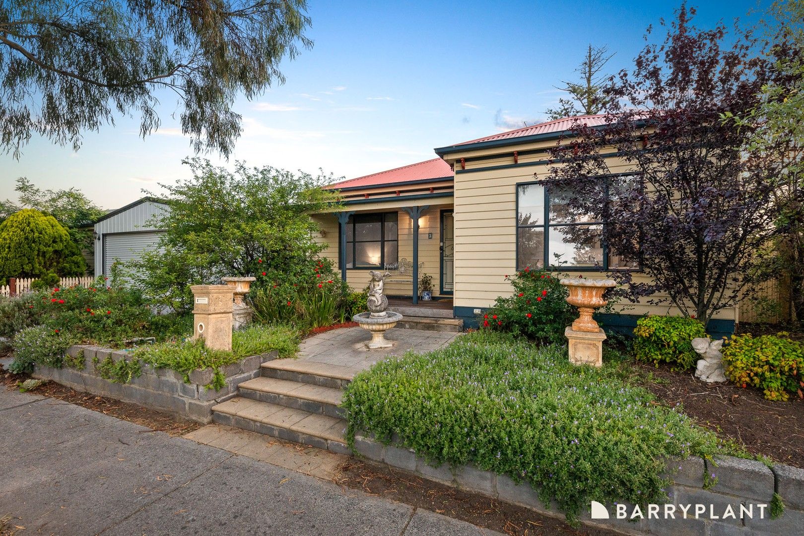 3 bedrooms House in 3 Oakbank Close BERWICK VIC, 3806
