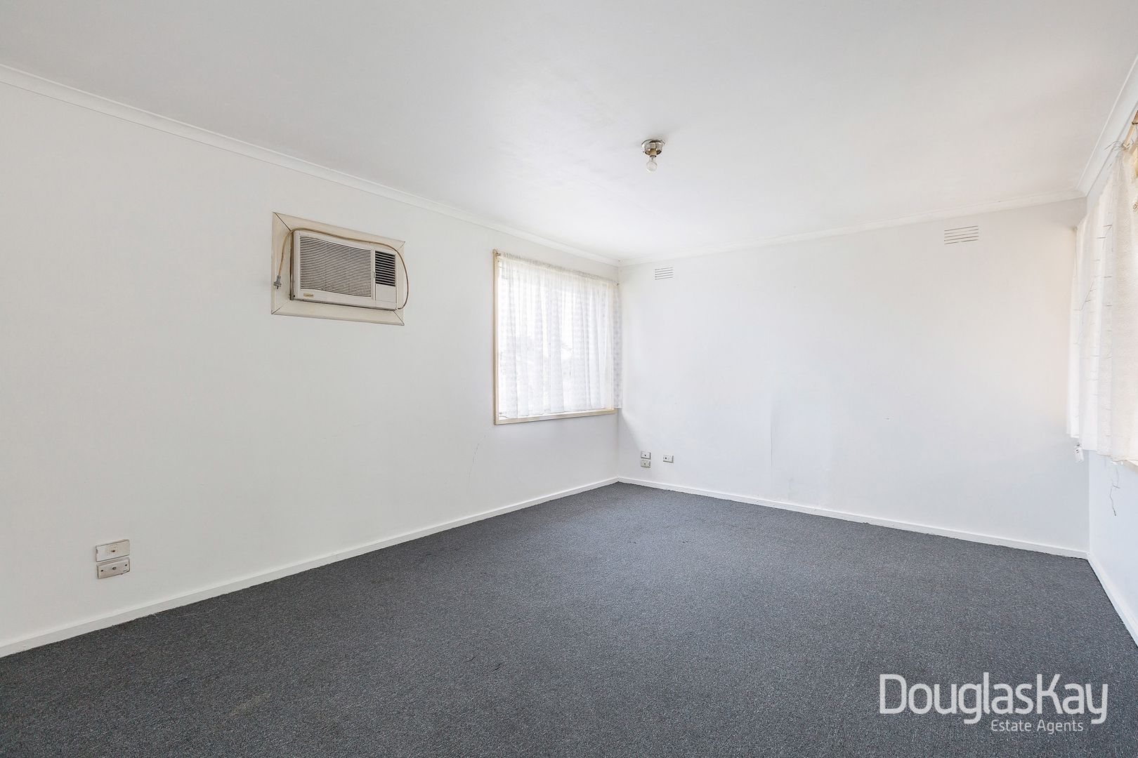 19 Valentine Crescent, Sunshine West VIC 3020, Image 2