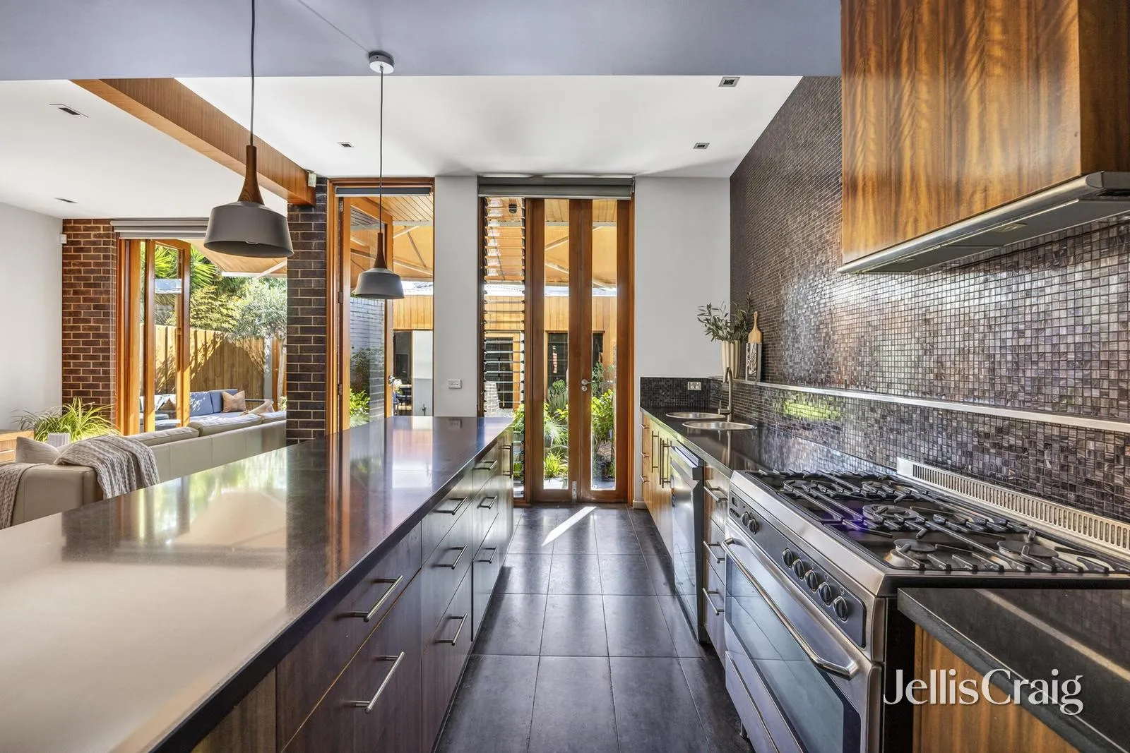 Unrivalled inner-city living with lifestyle on your doorstep - View 5