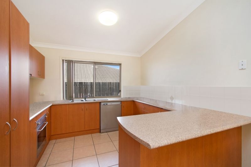 6 Billinghurst Crescent, Upper Coomera QLD 4209, Image 2