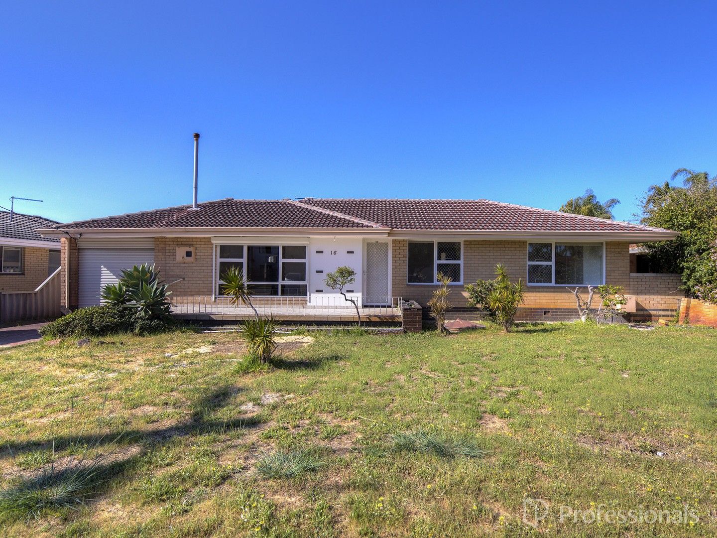 3 bedrooms House in 16 Cemy Place KEWDALE WA, 6105