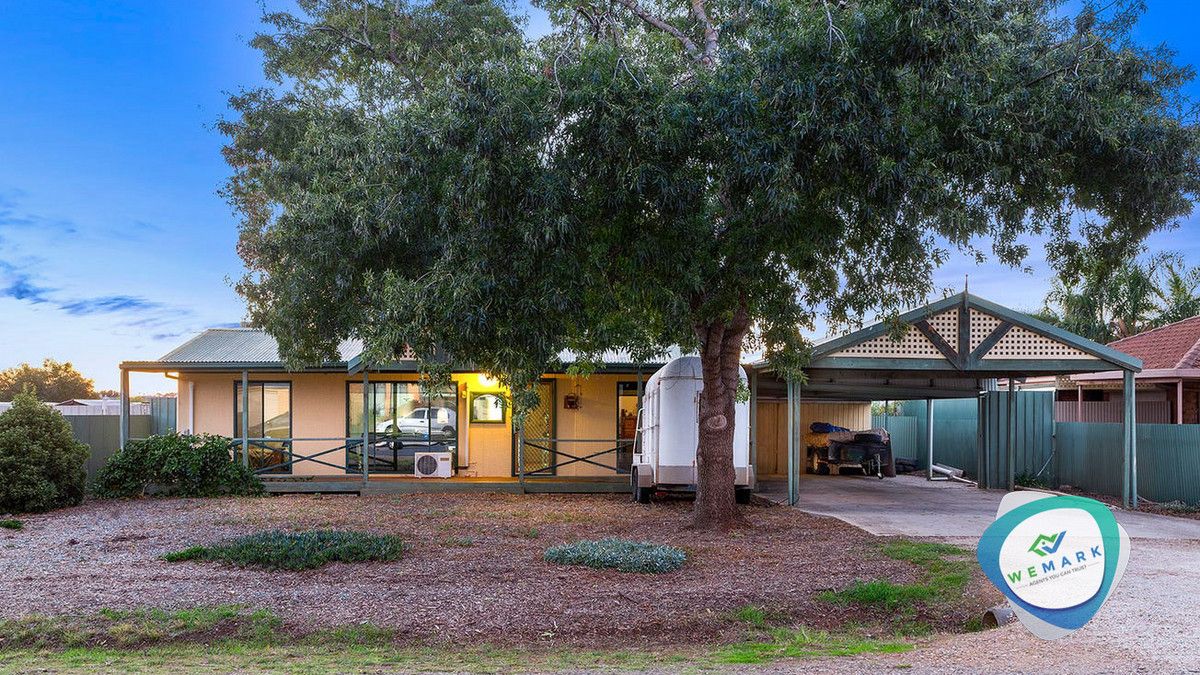 3 bedrooms House in 16 Lakeland Road MUNNO PARA WEST SA, 5115