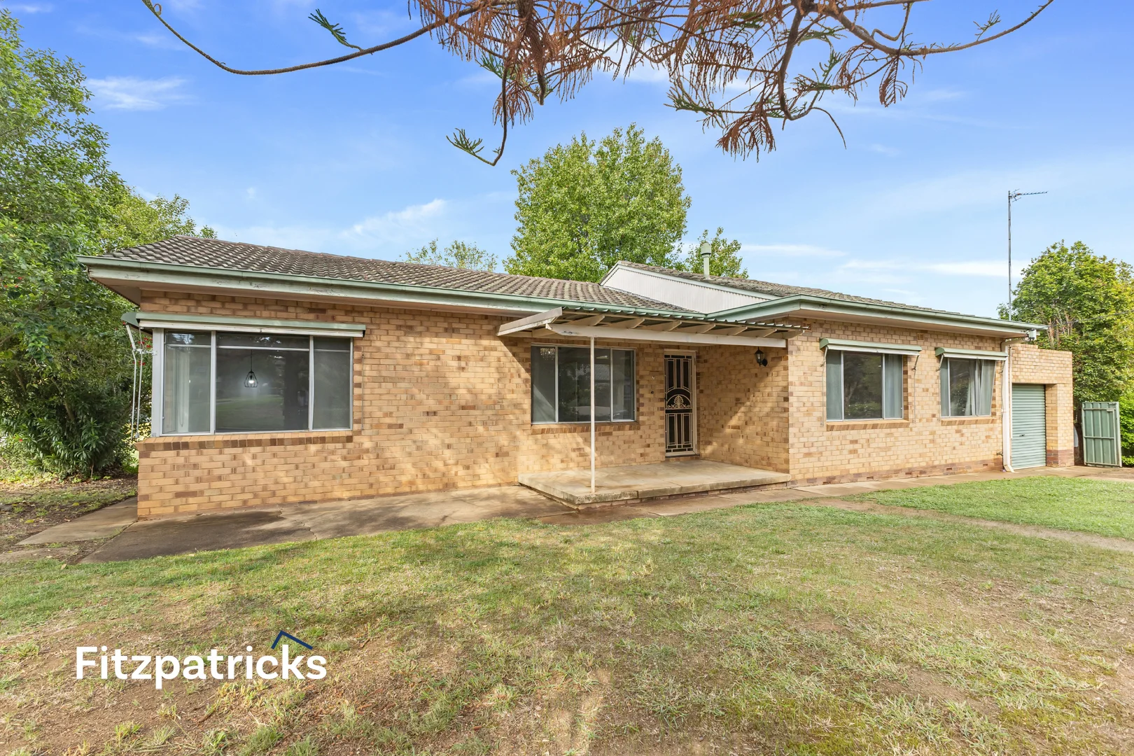 7 White Avenue, Kooringal NSW 2650