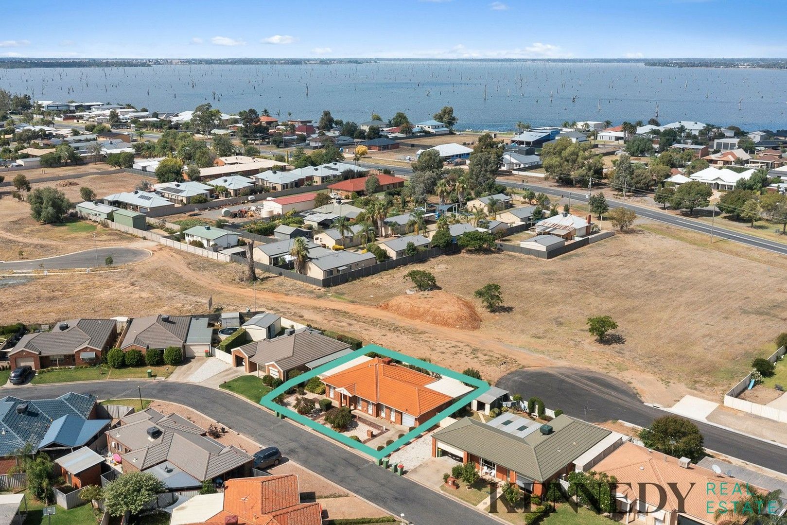 10 Sunshine Boulevard, Mulwala NSW 2647 House for Sale 499,000