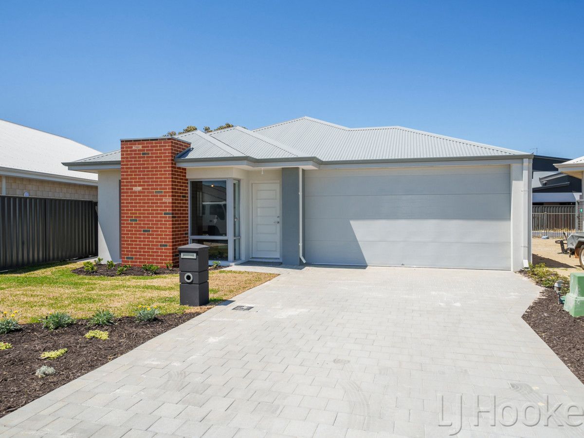 4 bedrooms House in 22 Carbunup Close, SOUTH GUILDFORD WA, 6055