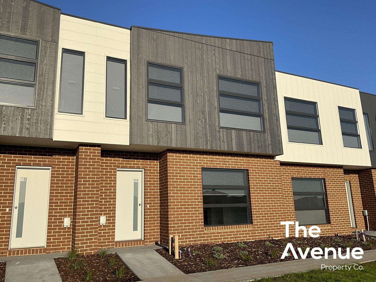 3 bedrooms Townhouse in 19 Monterey Loop CLYDE VIC, 3978