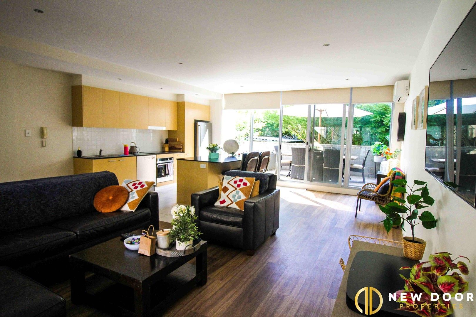 2 bedrooms Apartment / Unit / Flat in 7/2 The Mews CITY ACT, 2601