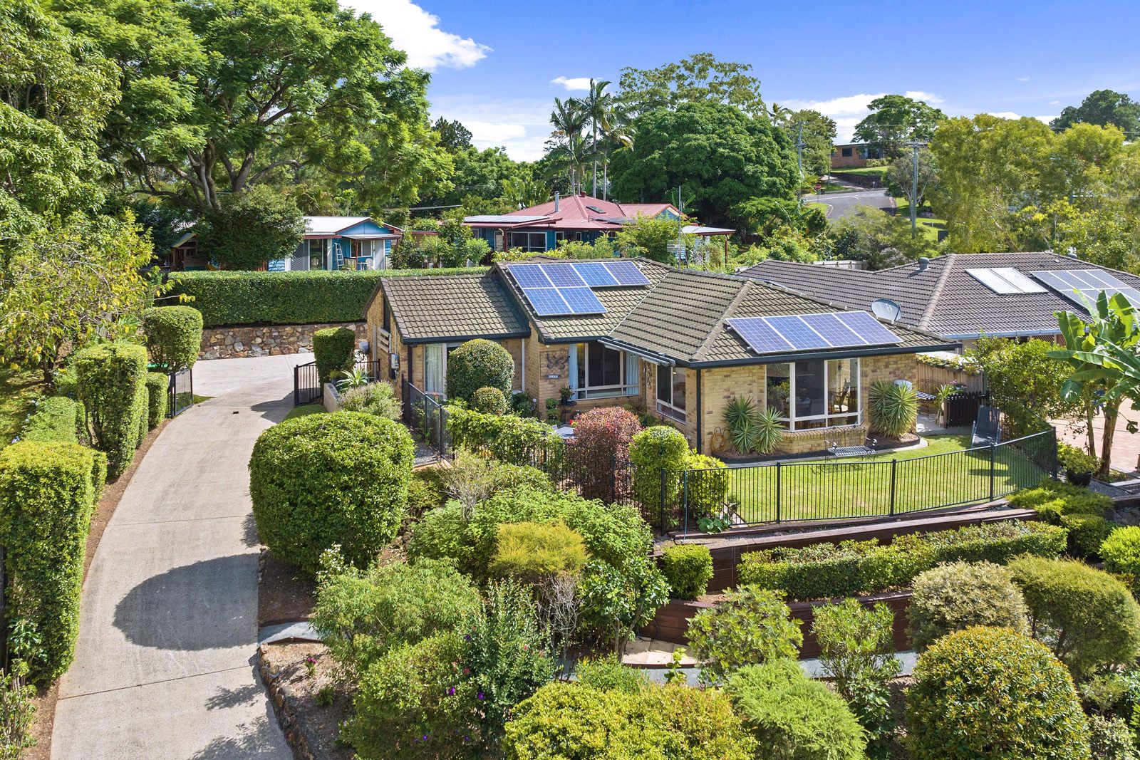 4 bedrooms House in 4 Valley Breeze Court COES CREEK QLD, 4560