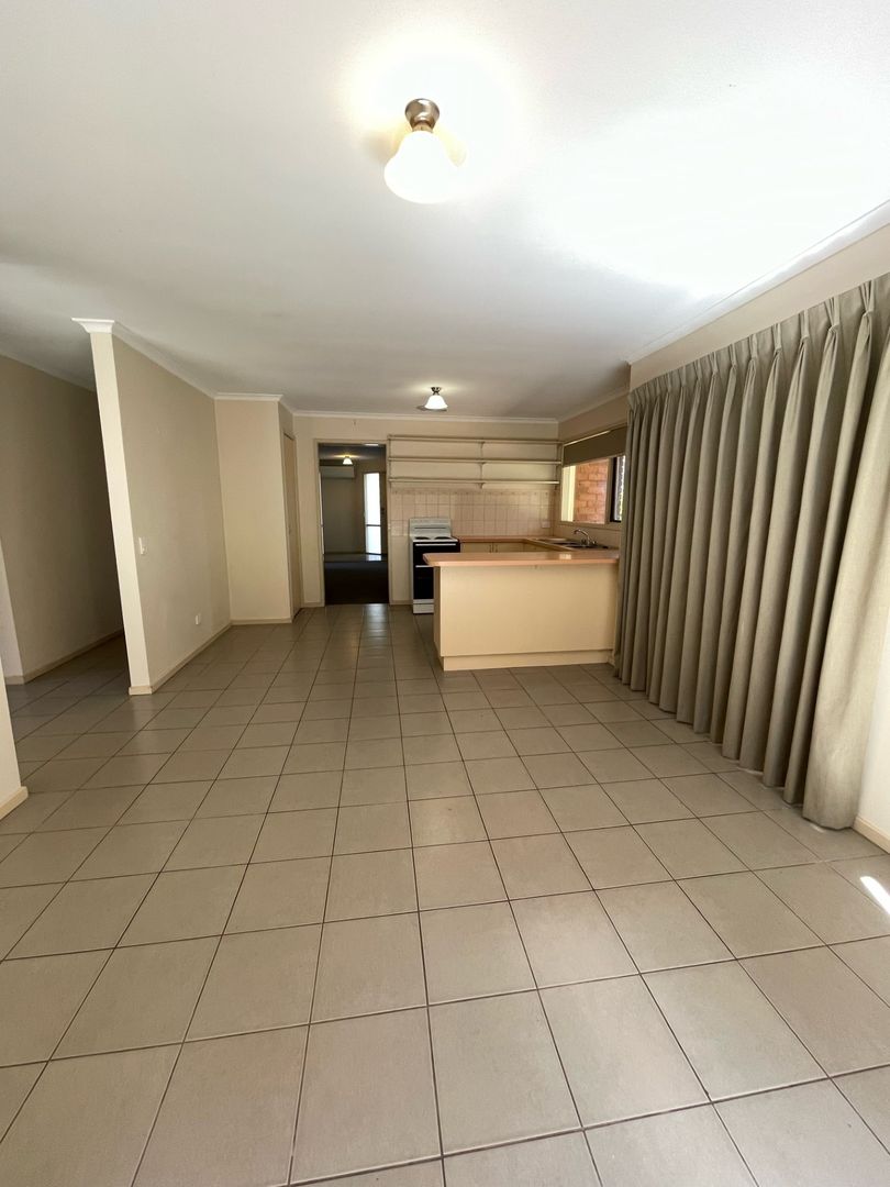 28 Kathryn St, Romsey VIC 3434 House For Rent Domain