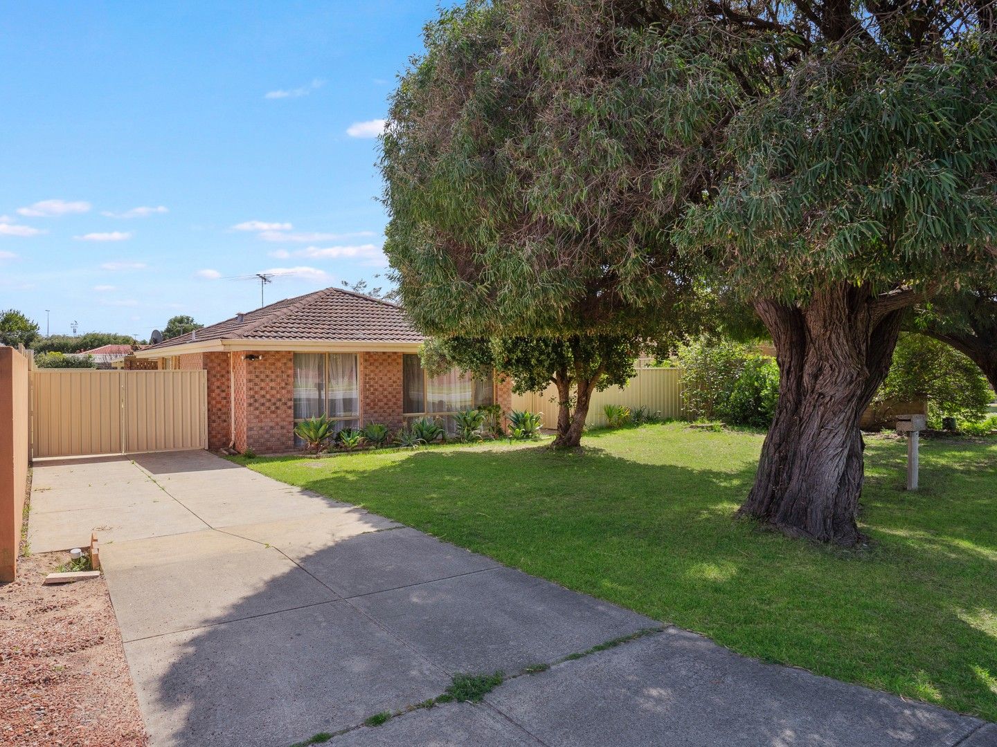 14 Axminster St, Warnbro WA 6169, Image 0