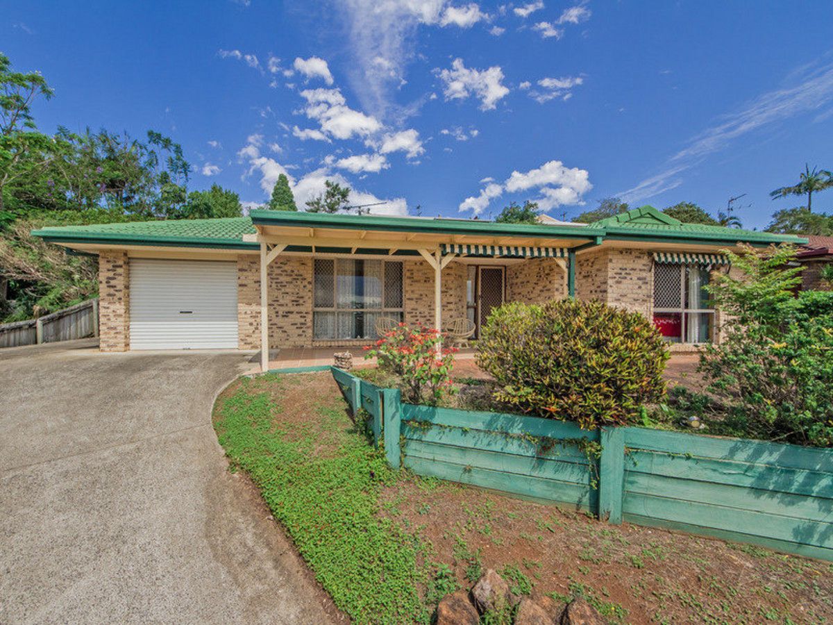 4 bedrooms House in 158 Darlington Drive BANORA POINT NSW, 2486