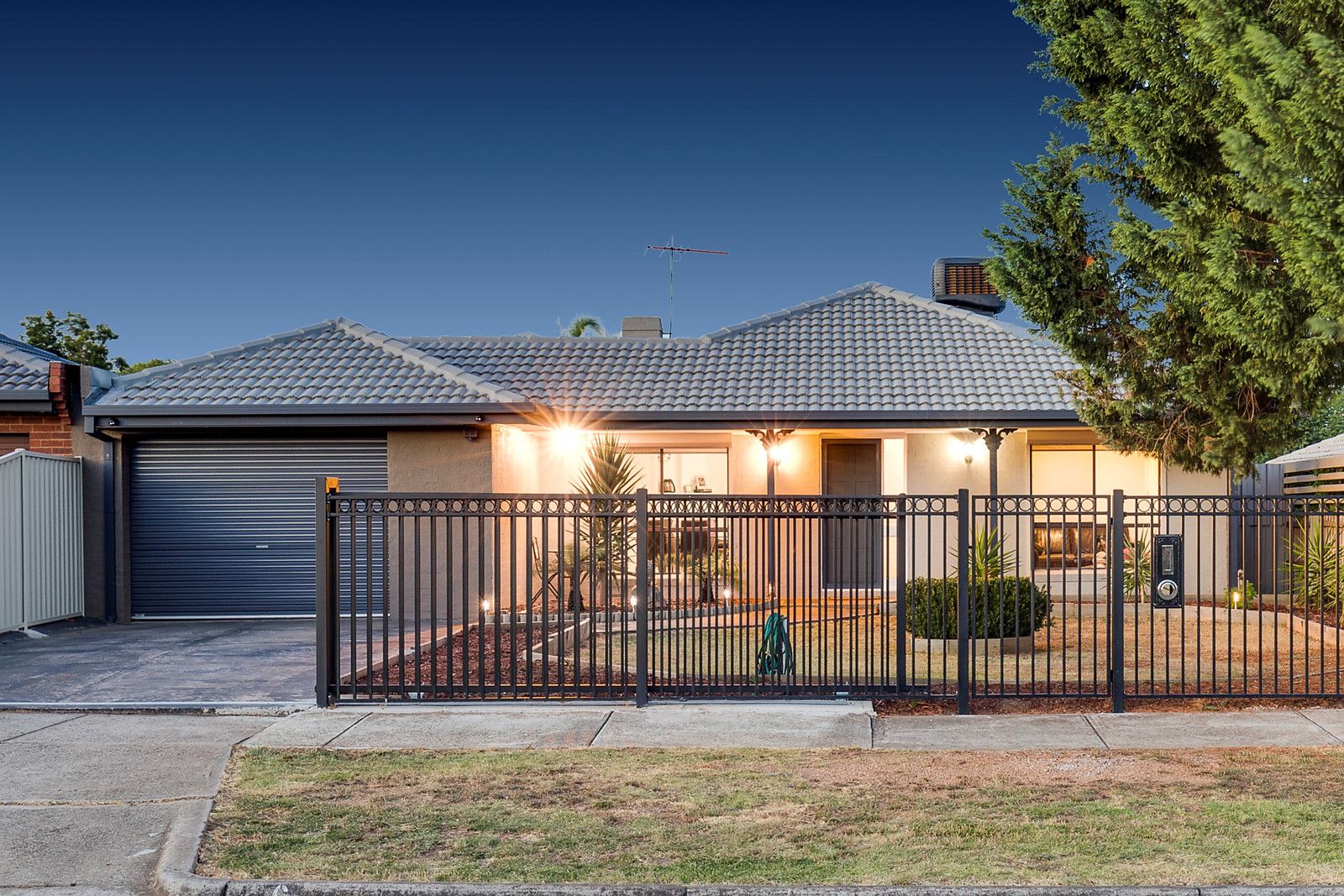 6 Solent Crescent, Taylors Lakes VIC 3038, Image 0