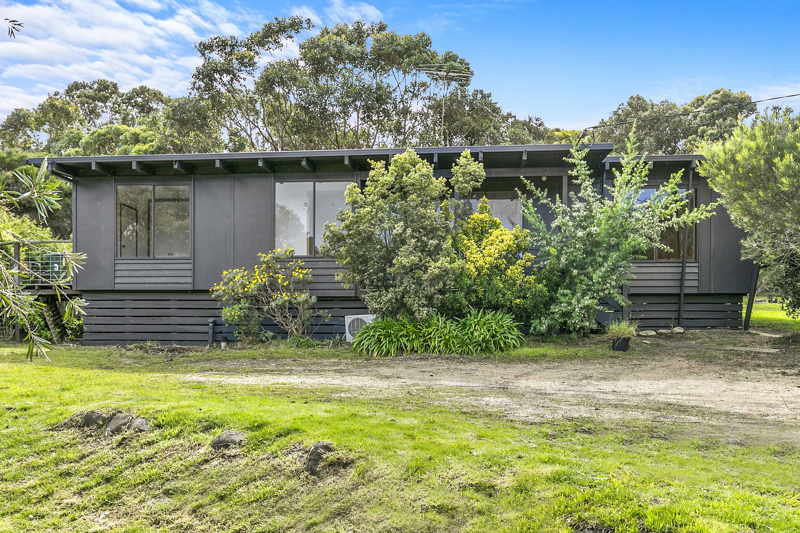 10 Philip Street, Aireys Inlet VIC 3231, Image 1
