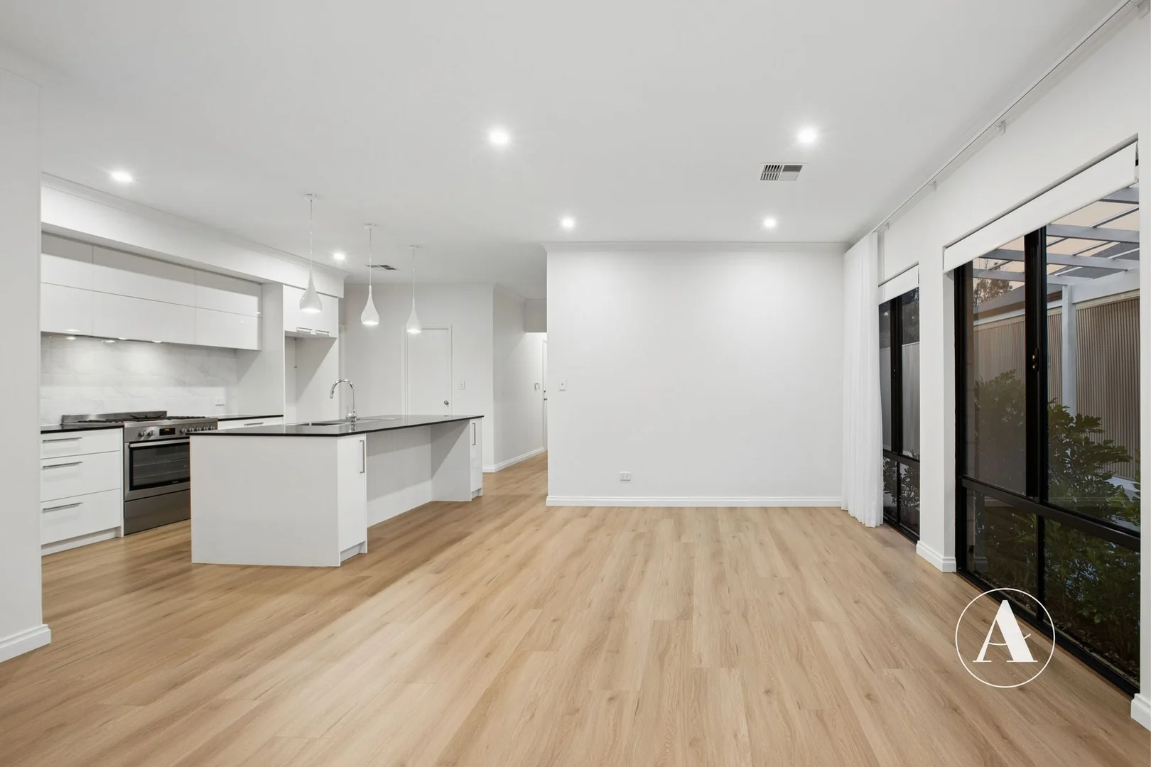 Additional image 11 of 4 Oaklawn Street, Hilbert WA 6112