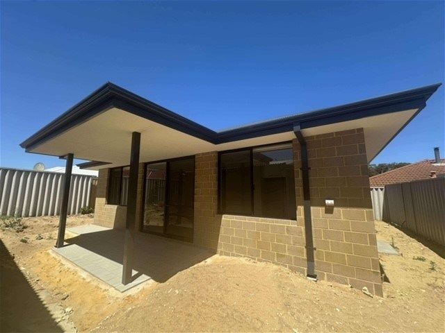 3 bedrooms House in 91a Murdoch Drive GREENFIELDS WA, 6210