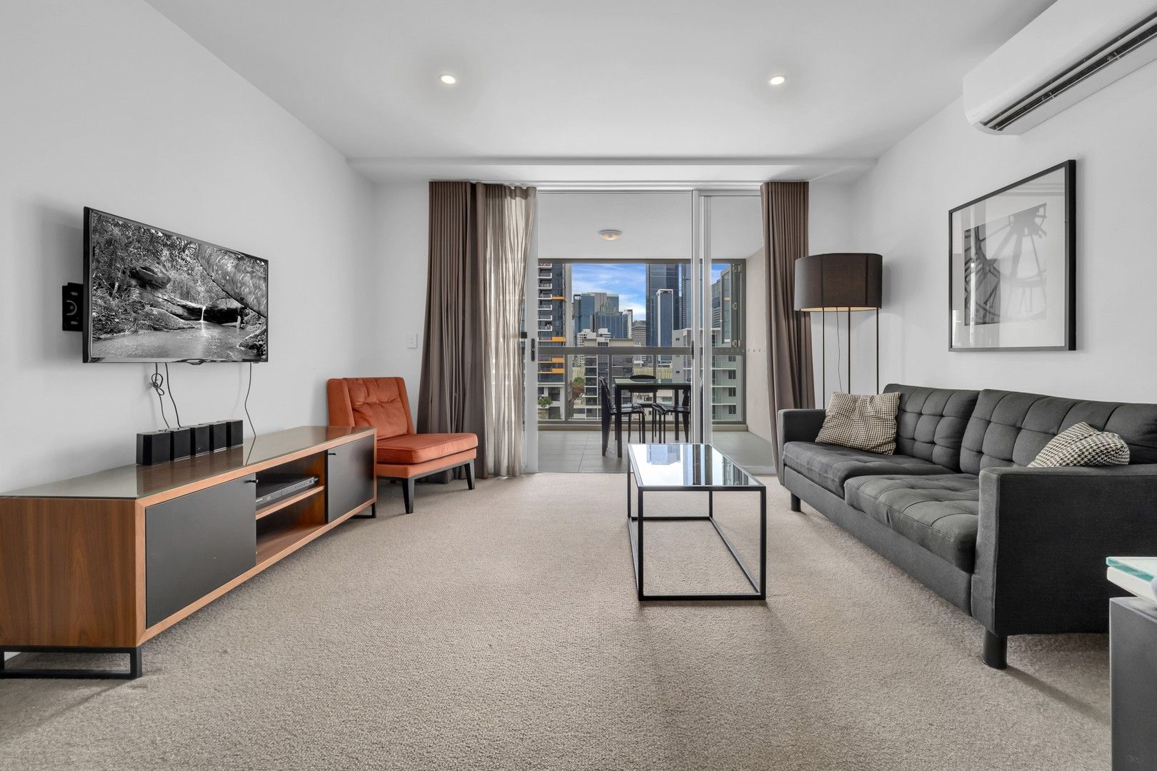 1 bedrooms Apartment / Unit / Flat in 902/18 Merivale Street SOUTH BRISBANE QLD, 4101