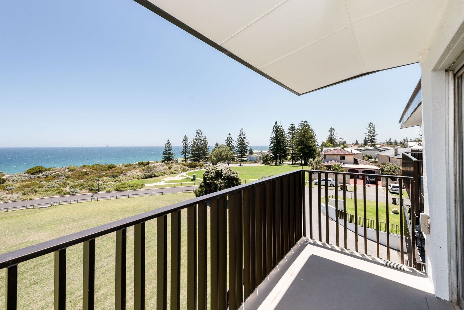 9/1 Hawkstone Street, Cottesloe WA 6011 Apartment For Rent 850