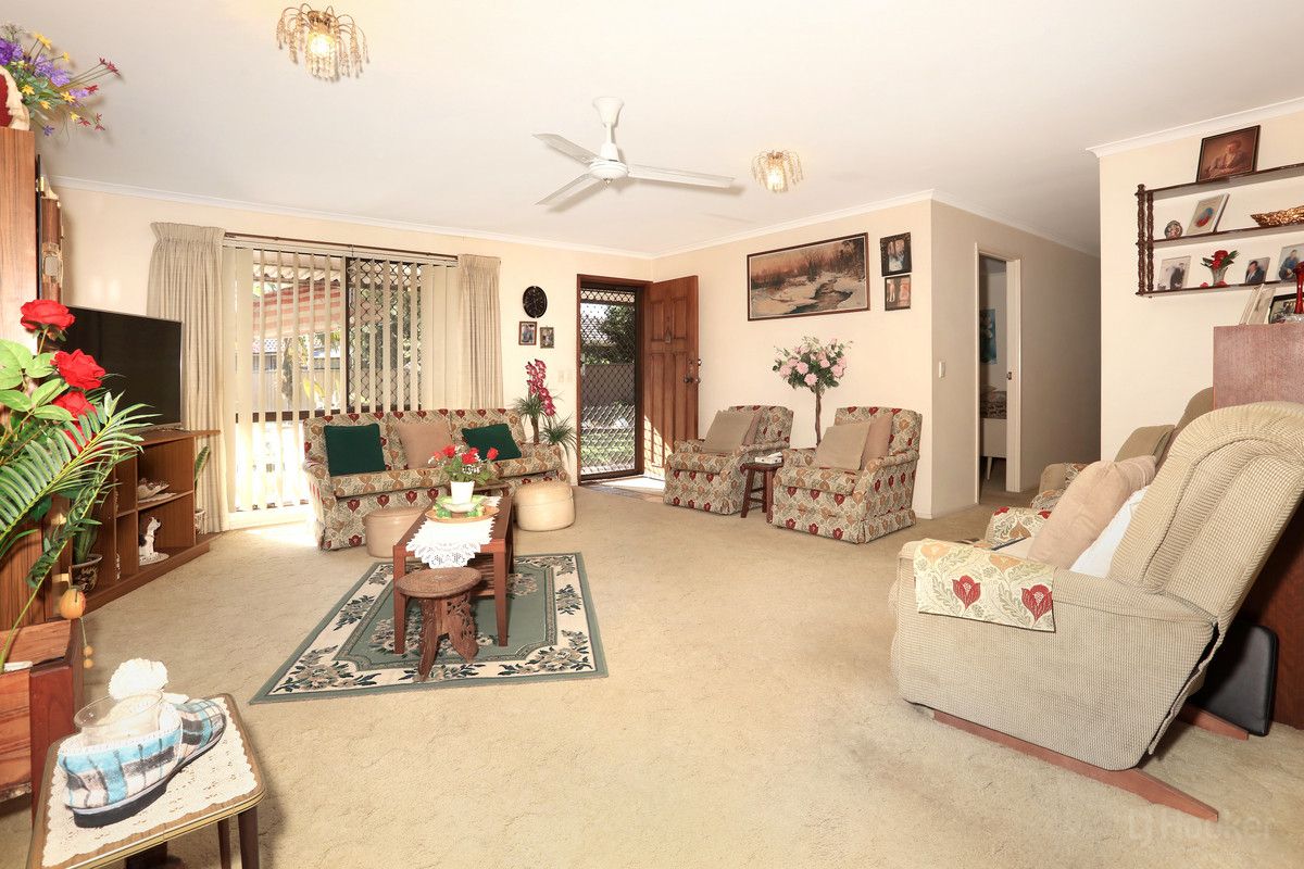 2/16 Eurimbula Court, Paradise Point QLD 4216, Image 2