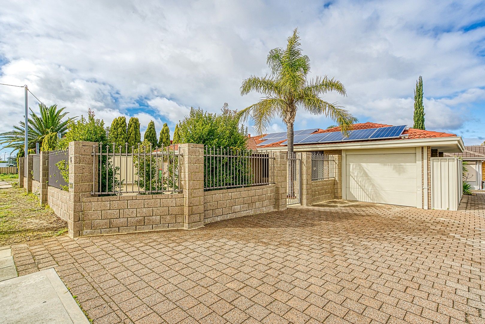4 bedrooms House in 16 Sewell Court NORANDA WA, 6062
