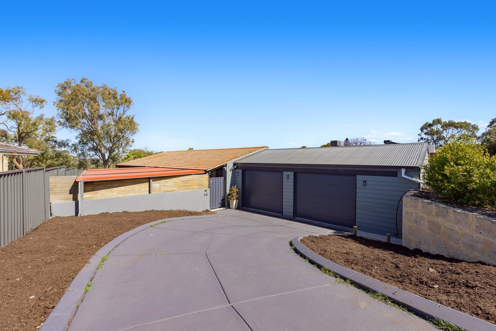 3 bedrooms House in 14 Penguin Close HEATHRIDGE WA, 6027