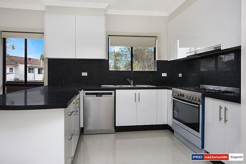 20 Shari Avenue, PICNIC POINT NSW 2213, Image 2