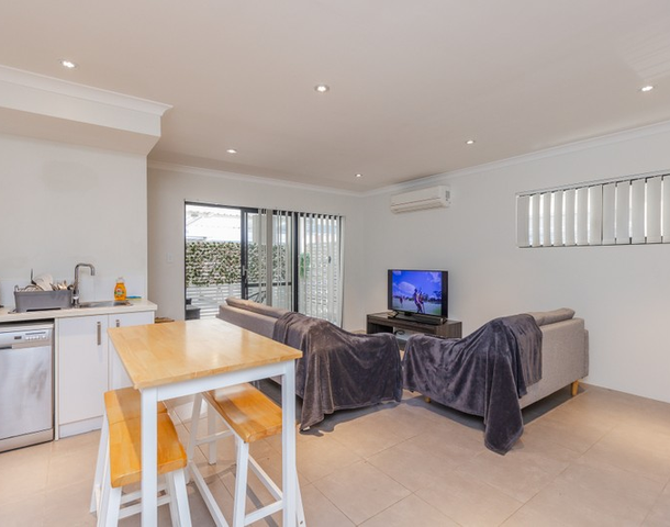 30/11 Rowlands Street, Kewdale WA 6105