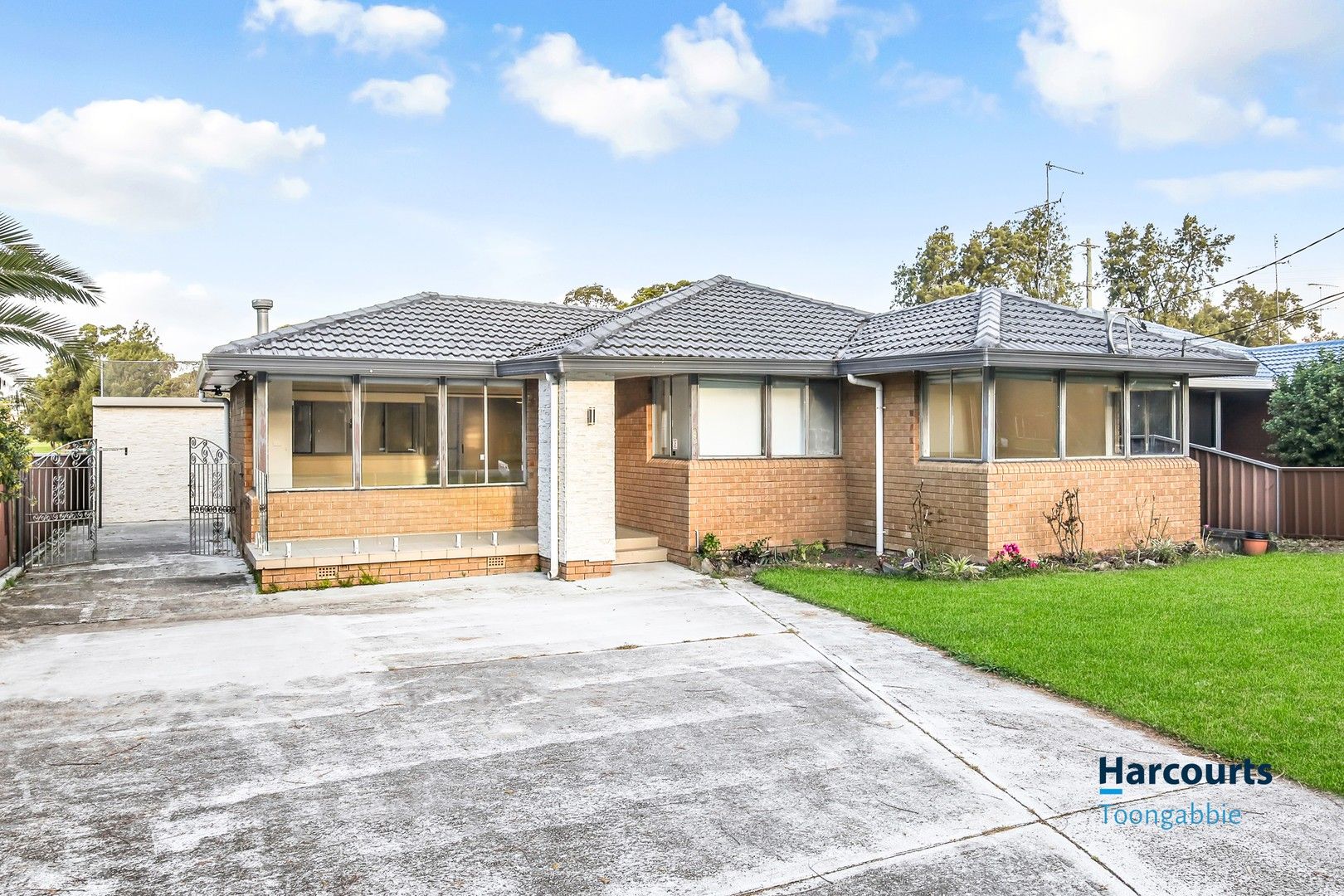 3 bedrooms House in 220 Metella Road TOONGABBIE NSW, 2146