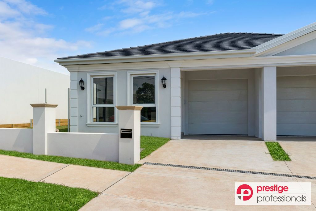 3/2 Magree Crescent, Chipping Norton NSW 2170, Image 0