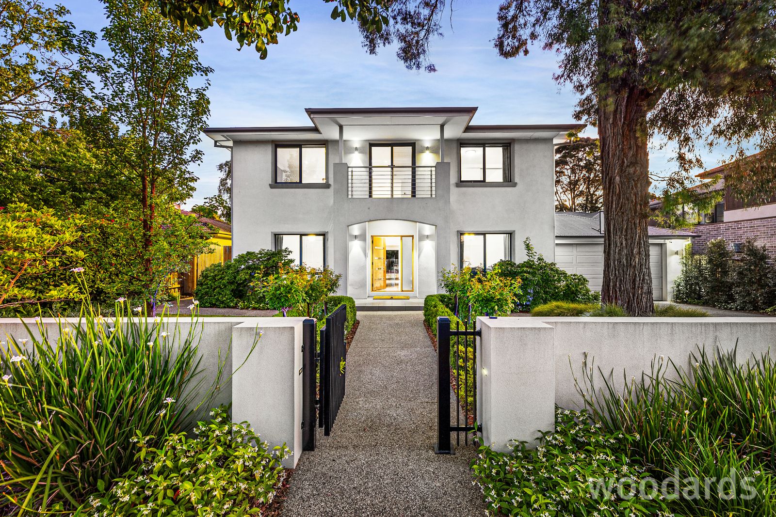 5 bedrooms House in 10 Mackintosh Road WHEELERS HILL VIC, 3150