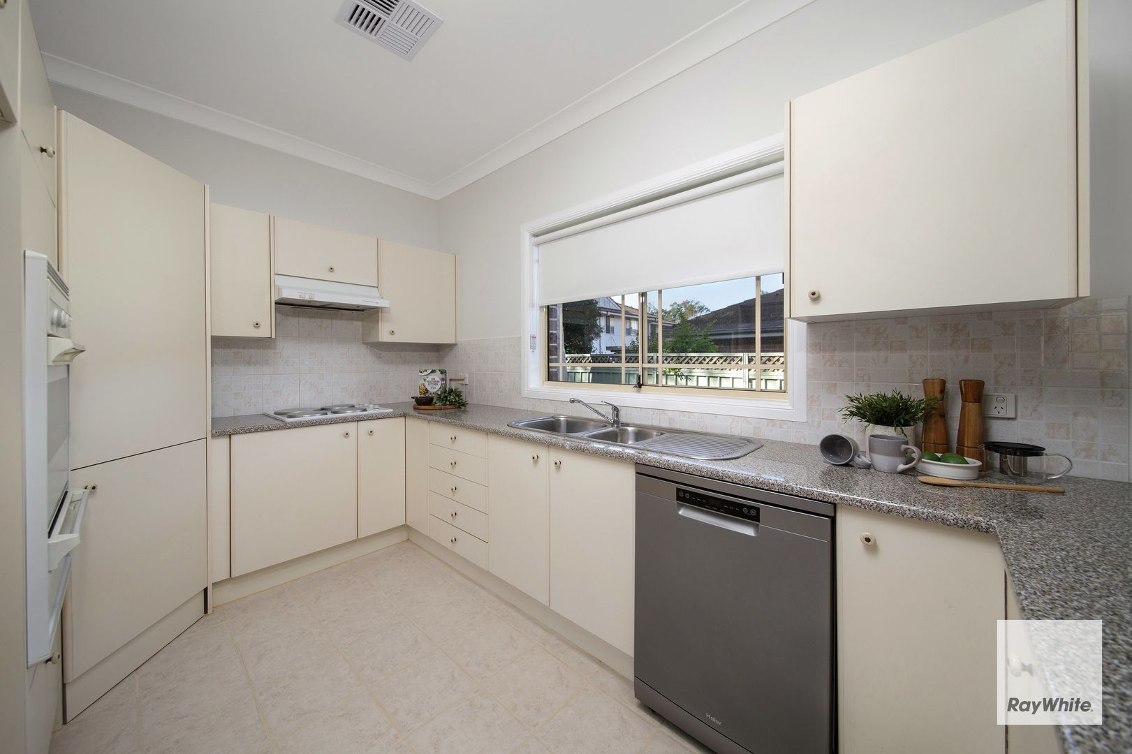 4/10 Nullaburra Road, Caringbah NSW 2229, Image 2