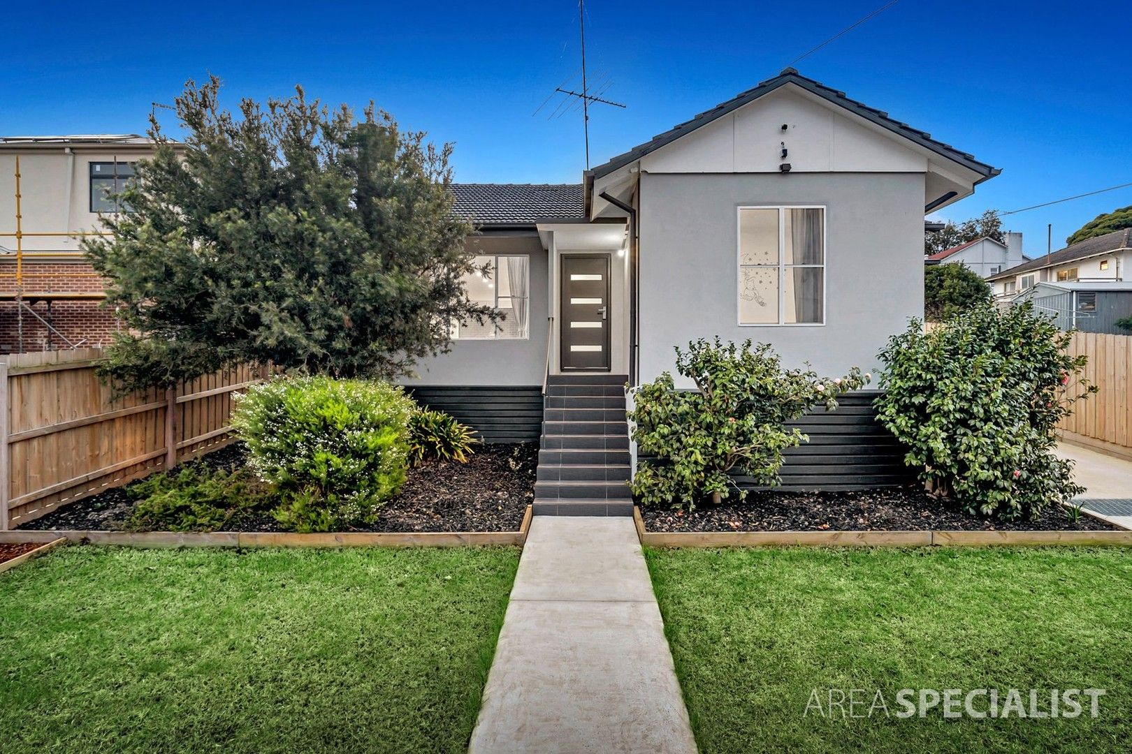 2 bedrooms Apartment / Unit / Flat in 1/116 Paperbark Street DOVETON VIC, 3177