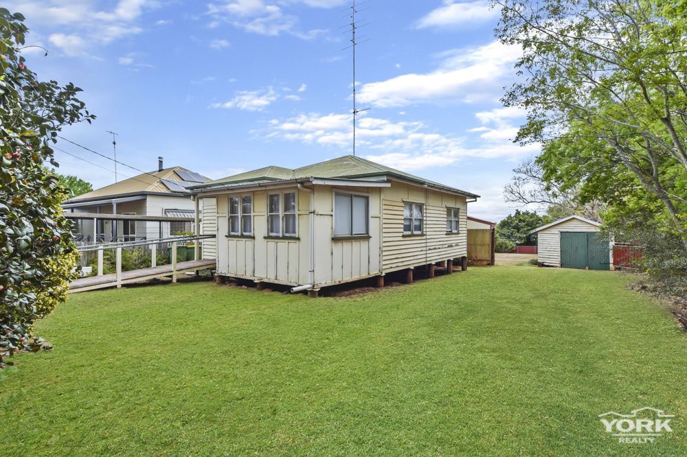 283 Geddes Street, Centenary Heights QLD 4350, Image 1