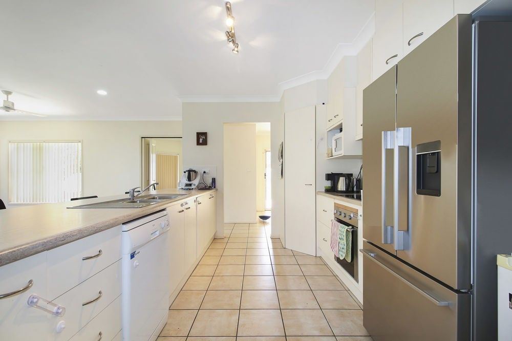 11 Everglade Rise, Brinsmead QLD 4870, Image 2