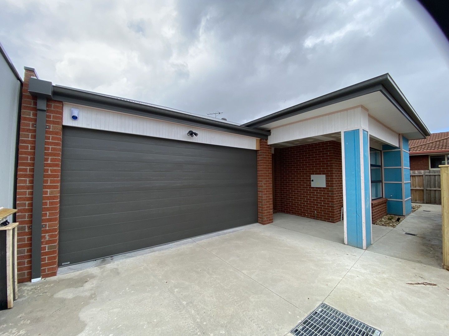 3 bedrooms Townhouse in 2/24 Tallinn Street BELL PARK VIC, 3215