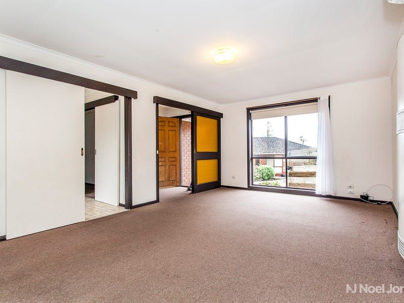 2 bedrooms Apartment / Unit / Flat in 2/17 Moresby Avenue BULLEEN VIC, 3105