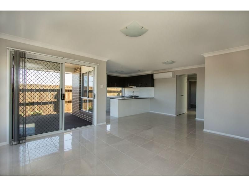 2/19 Sandalwood Drive, Glenvale QLD 4350, Image 2