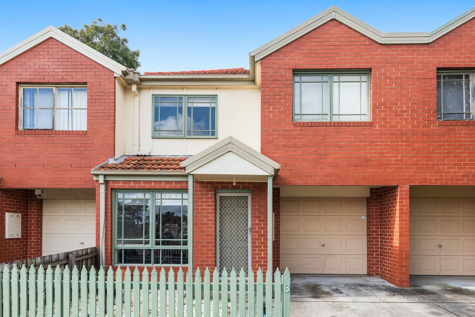 3 bedrooms House in 3 Crown Close OAKLEIGH EAST VIC, 3166