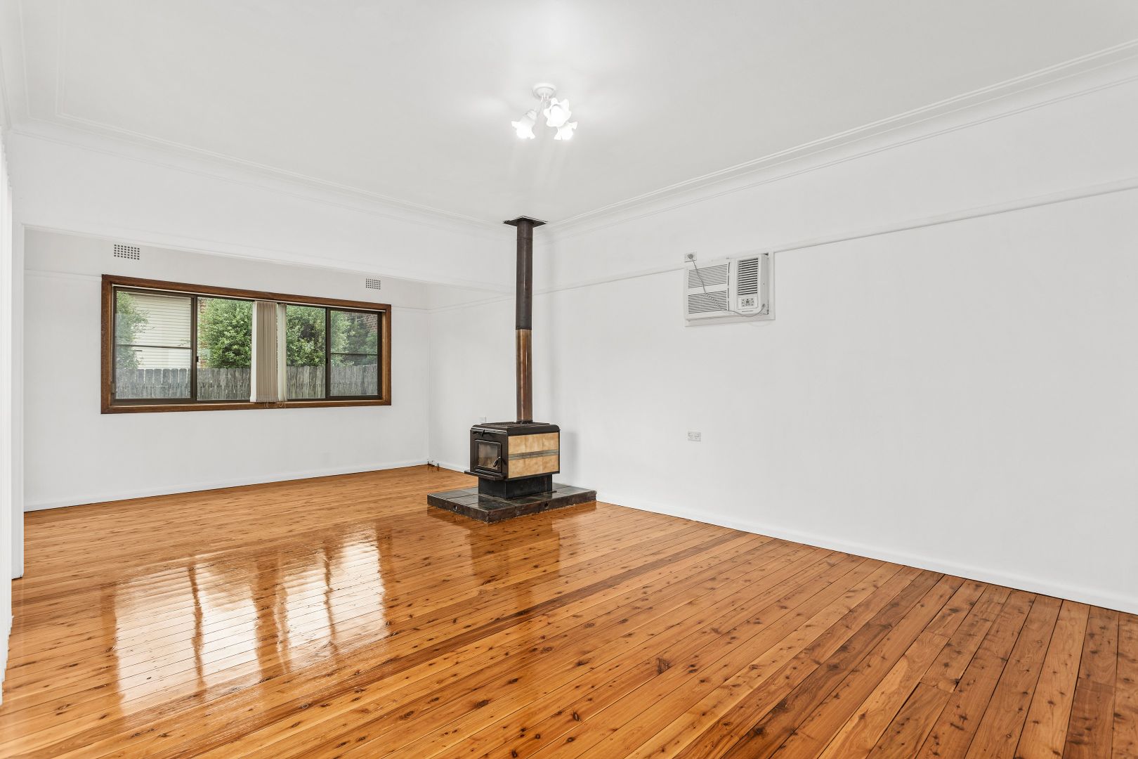 3 Armstrong Street, West Wollongong NSW 2500, Image 2