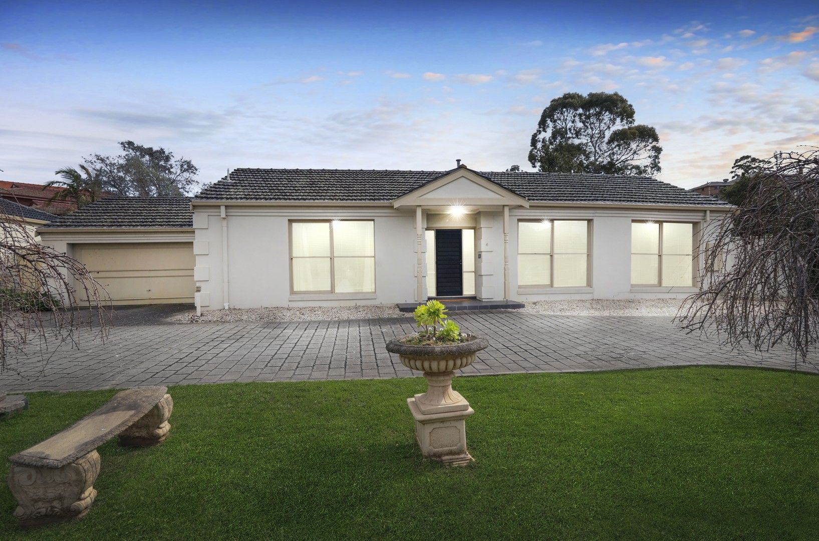 3 bedrooms Villa in 4/31 Surrey Drive KEILOR EAST VIC, 3033