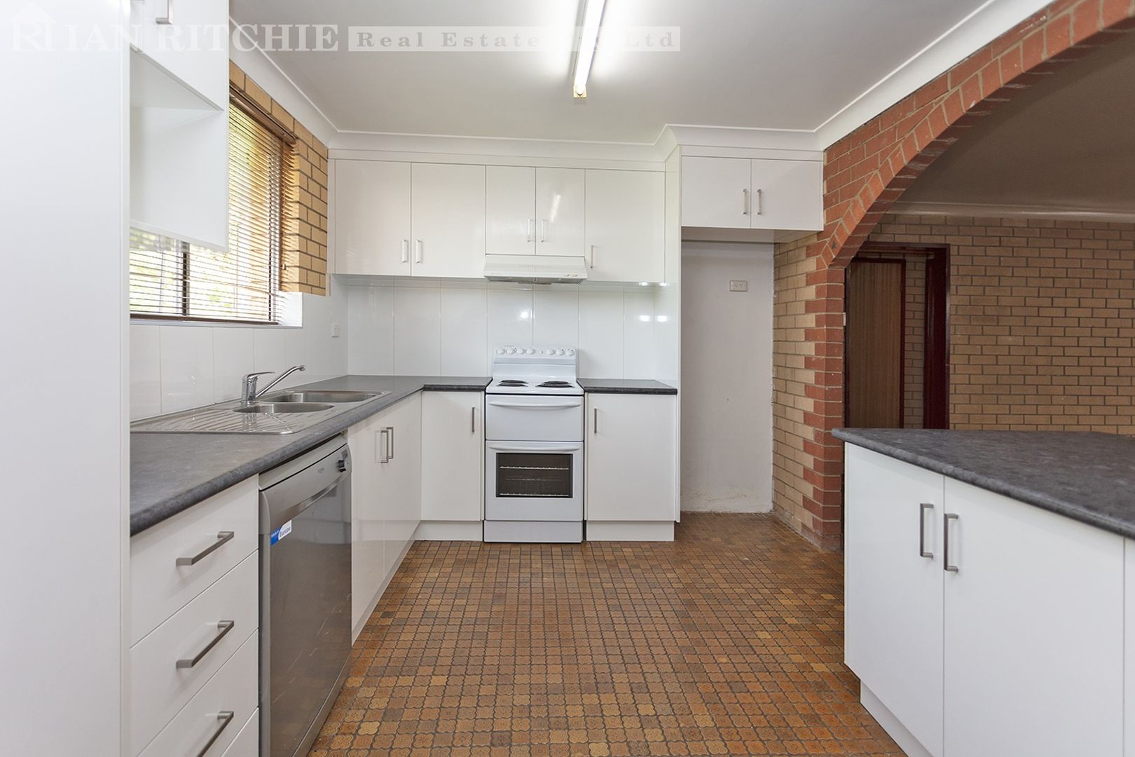 1 & 2/449 Griffith Road, Lavington NSW 2641, Image 2