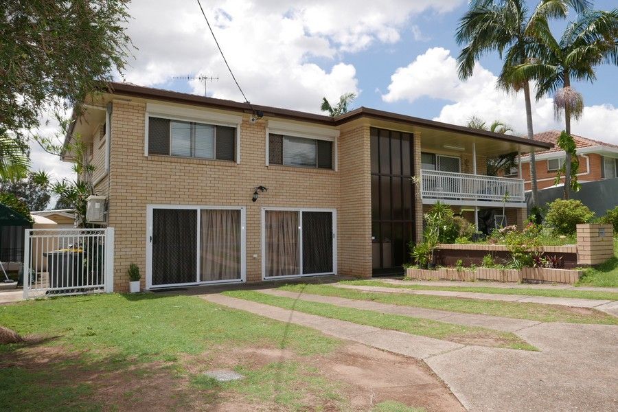 4 bedrooms House in 4 Lavinia Street SUNNYBANK QLD, 4109