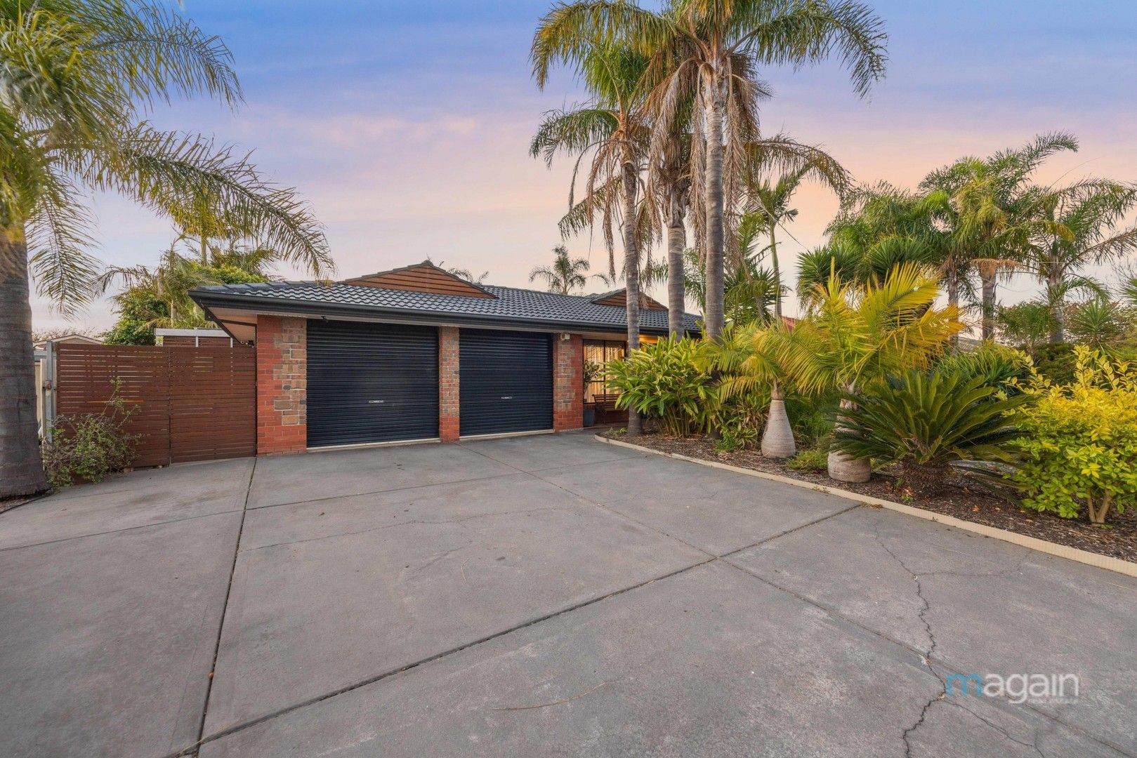 5 bedrooms House in 4 Cameron Road ALDINGA BEACH SA, 5173