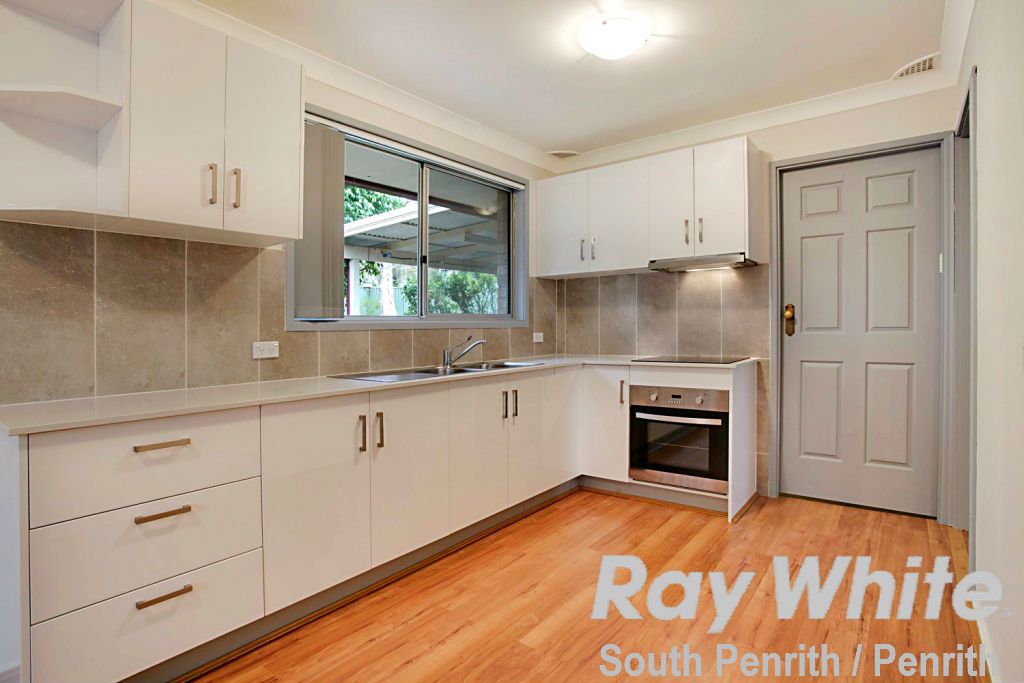 4 Knighton Place, South Penrith NSW 2750, Image 2