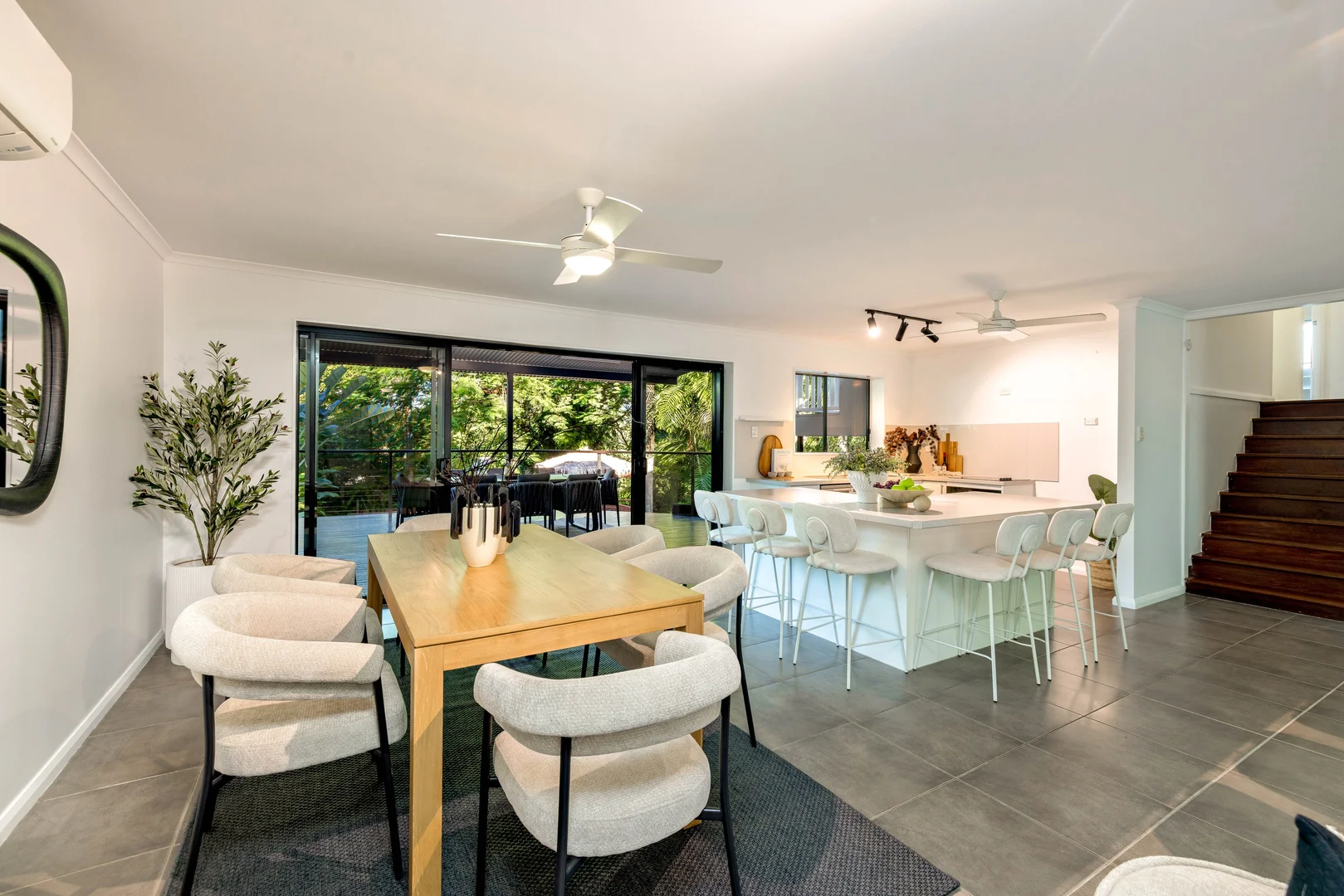 Additional image 2 of 129 Hillview Crescent, Whitfield QLD 4870