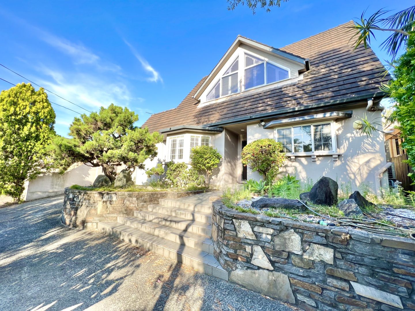 677 Old South Head Road, Vaucluse Property History & Address Research