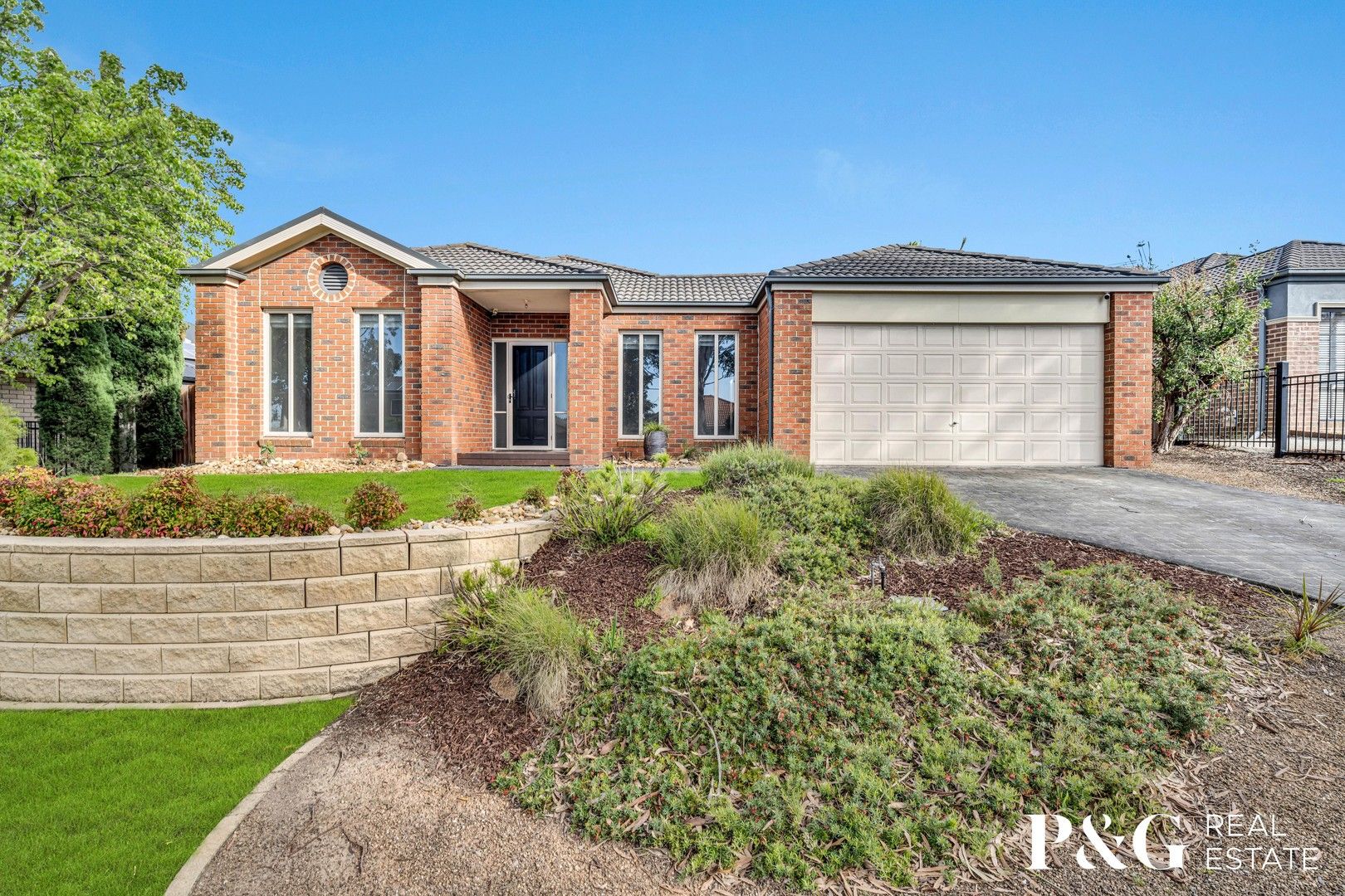 4 bedrooms House in 11 Arbour Rise PAKENHAM VIC, 3810