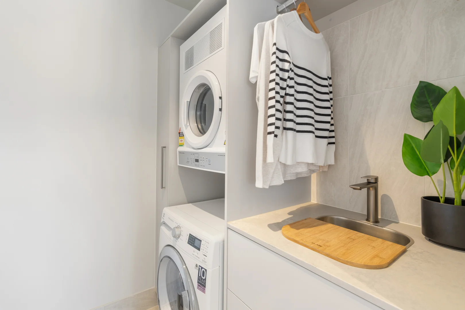 Additional image 22 of 607/4 Miles Street, Kirra QLD 4225