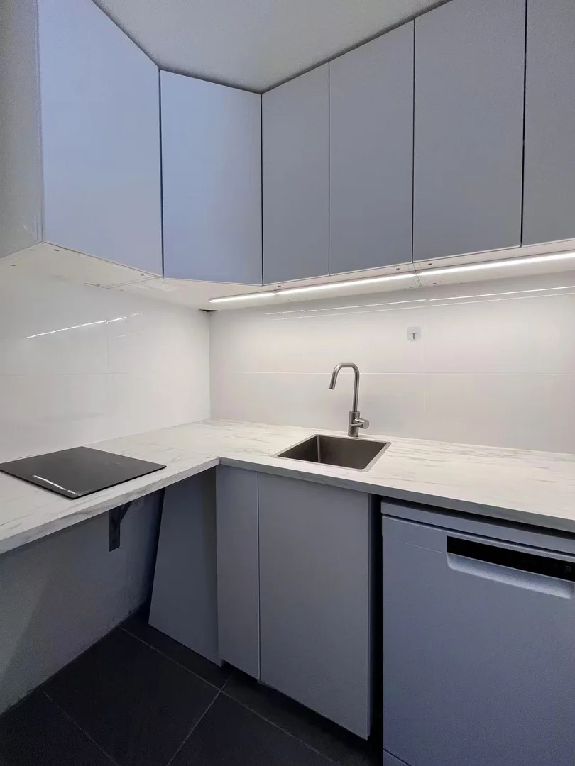 Additional image 8 of 19/2877 Gold Coast HWY, Surfers Paradise QLD 4217